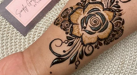 Simply Gorgeous Henna image 2