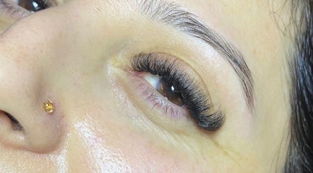 Lashes by Nicola obrázek 2
