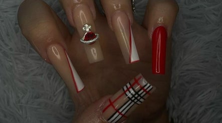 Chamixo Nails