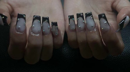 Chamixo Nails image 3