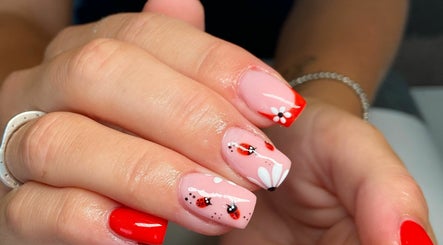 PrettyLittleNails billede 2