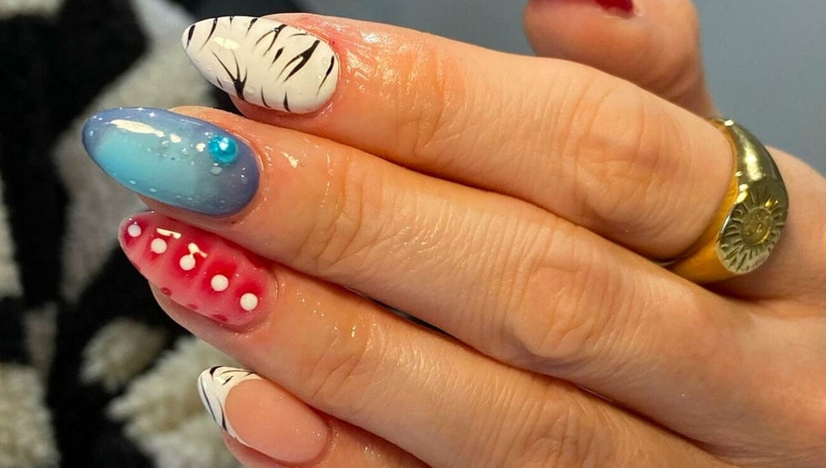 PrettyLittleNails image 1