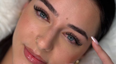 Pretty Little Lashes By Suzie