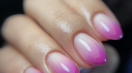 Paula Fernández Nail Studio image 3