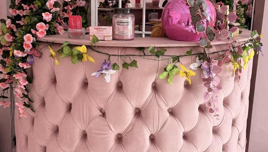 Elegant floral-decorated reception desk at Platinum Empire, Newcastle upon Tyne, England, GB.