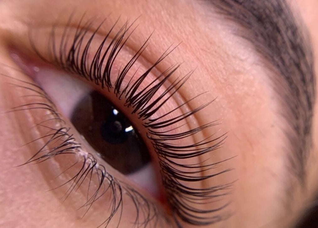 Close-up of perfectly curled lashes at Studio Karla Horrana, Amsterdam, Noord-Holland, NL.