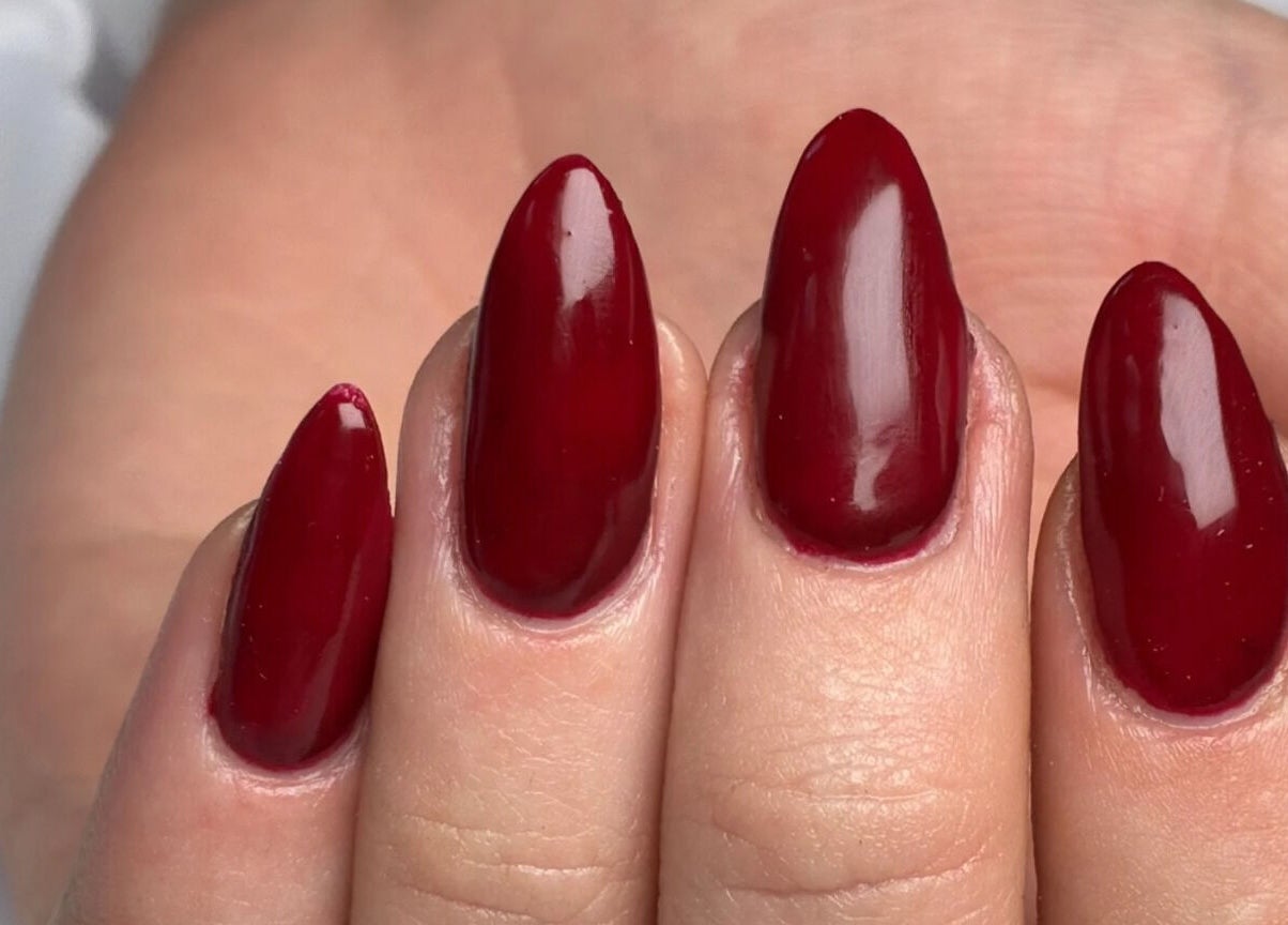 Elegant crimson nails at Danischa Nails, Centurion, Gauteng, ZA for a chic and polished look.