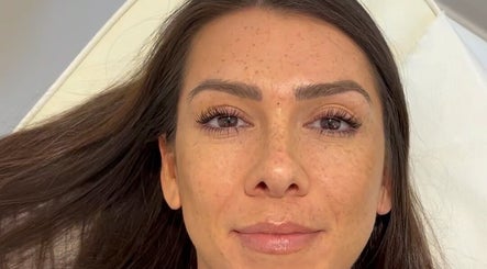 Essential Brows image 3