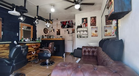 HH Altair's Barbershop Reborn image 2