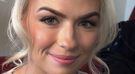 A radiant smile at Gorgeous You Salon & Spa, Bridgeview, Illinois, US, showcasing flawless beauty services.