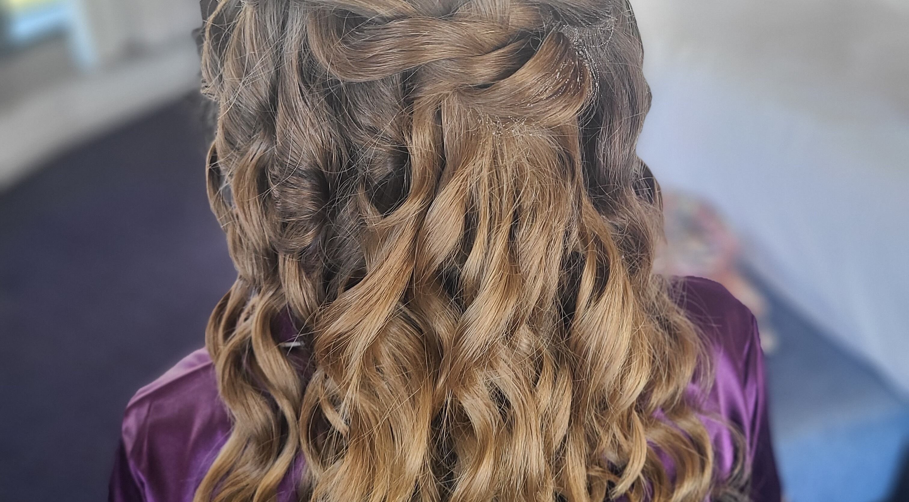 Elegant curly hairstyle at Gorgeous You Salon & Spa in Bridgeview, Illinois, US.
