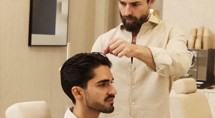 Kochi.Dubai Gents Salon