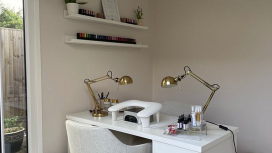 Manis By Mais