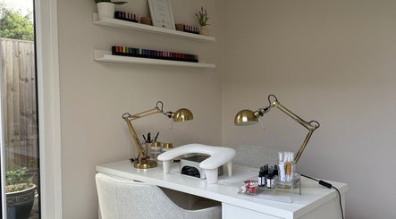 Manis By Mais