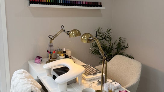 Manis By Mais
