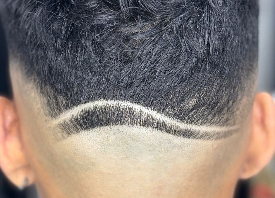 Corte detallado en Costabile Salón Masculino, La Tablada, Provincia De Buenos Aires, AR.