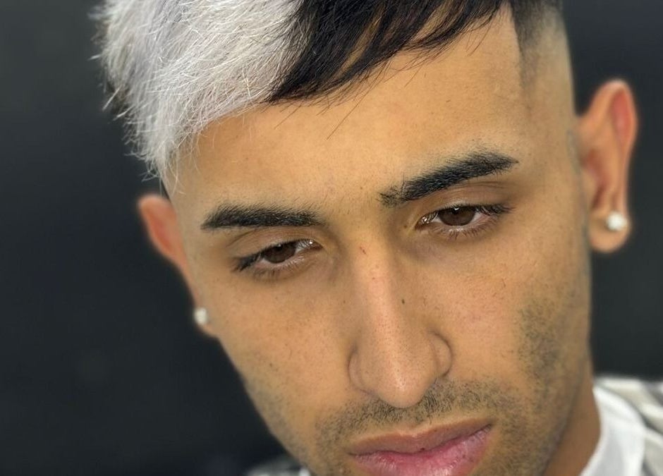 Corte moderno en Costabile Salón Masculino, La Tablada, Provincia De Buenos Aires, AR.