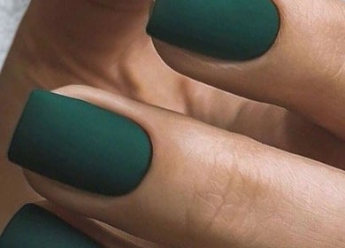 Close-up of stunning emerald nails at Proud Nails, Cape Town, Western Cape, ZA for a stylish manicure.