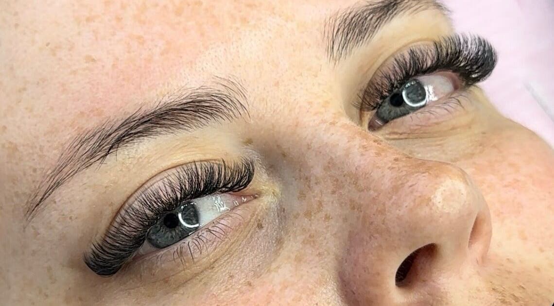 Vakre vipper fra Bellelashes by Aicha, Kristiansund, Møre Og Romsdal.