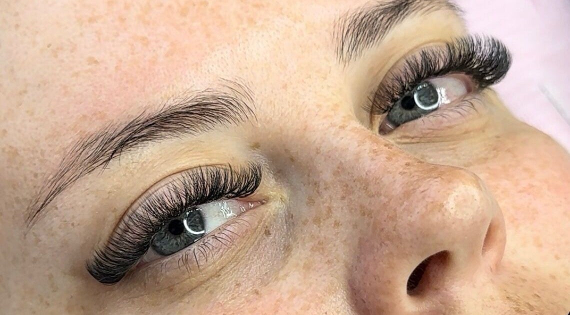 Vakre vipper fra Bellelashes by Aicha, Kristiansund, Møre Og Romsdal.