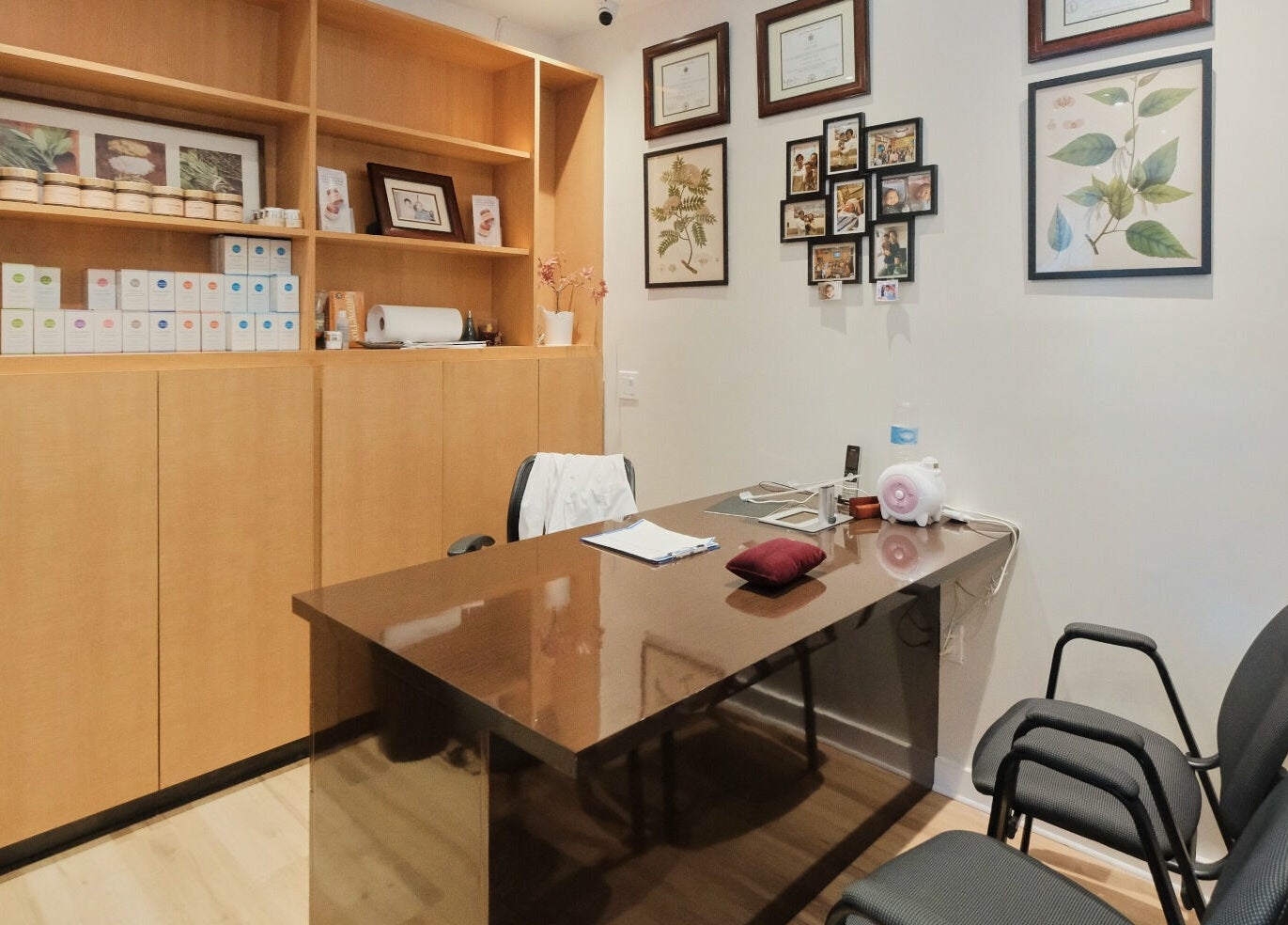 Consultation room at Healthkey Group Wellington - Elmhurst, New York, showcasing a calming, professional atmosphere.