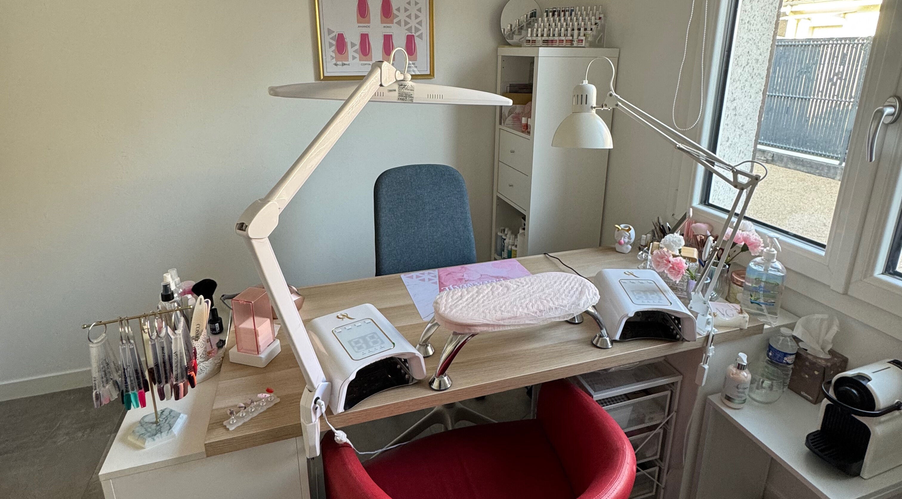 Espace manucure élégant à Le Studio de Nancy, Saint-pryvé-saint-mesmin, Centre-val De Loire, FR.