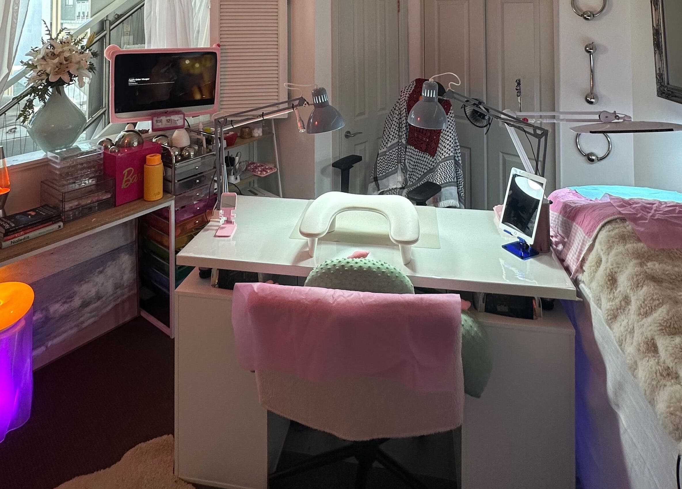 Bright, cozy nail station at Hecticnails, Wellington, Wellington Region, NZ with modern decor and comfy seating.