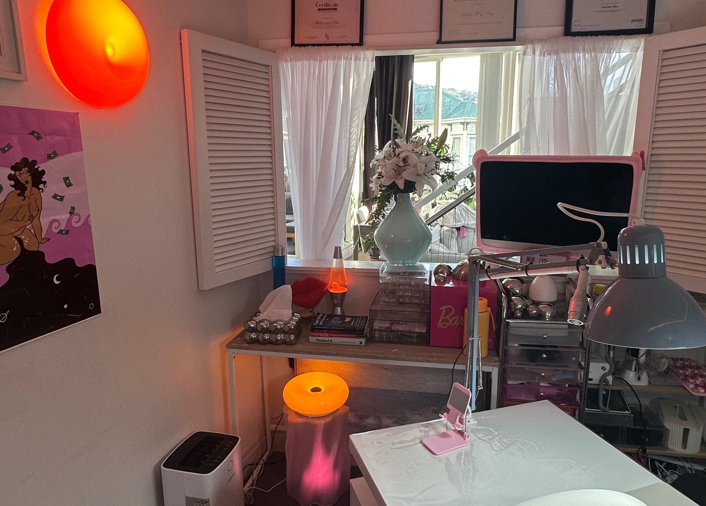 Chic nail station at Hecticnails, Wellington, Wellington Region, NZ, featuring stylish decor and modern equipment.