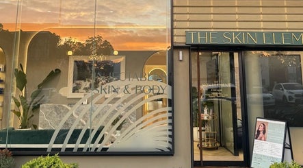 Front view of The Skin Element - Aesthetic Clinic in Southport, Queensland, AU at sunset.