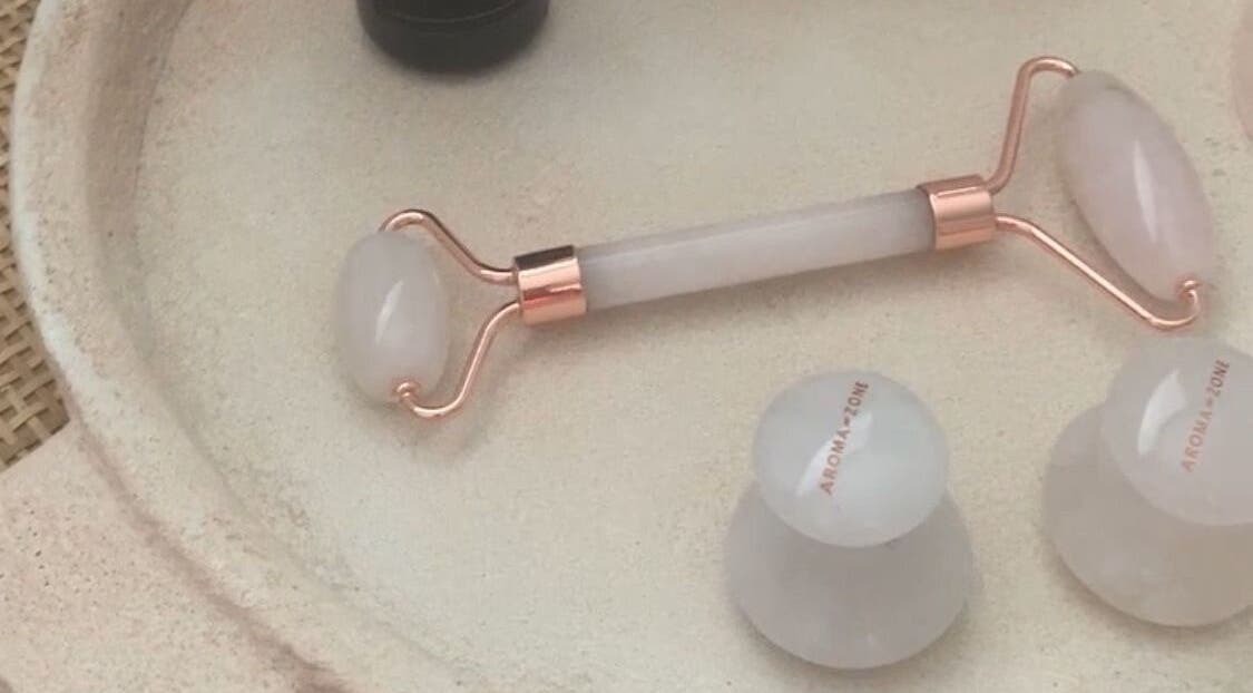 Rouleau de jade et ventouses du spa Bliss Moment à Sergy, Auvergne-rhône-alpes, FR.