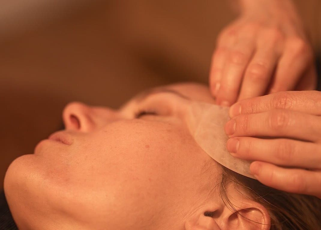 Soin du visage relaxant à Bliss Moment, Sergy, Auvergne-rhône-alpes, FR.