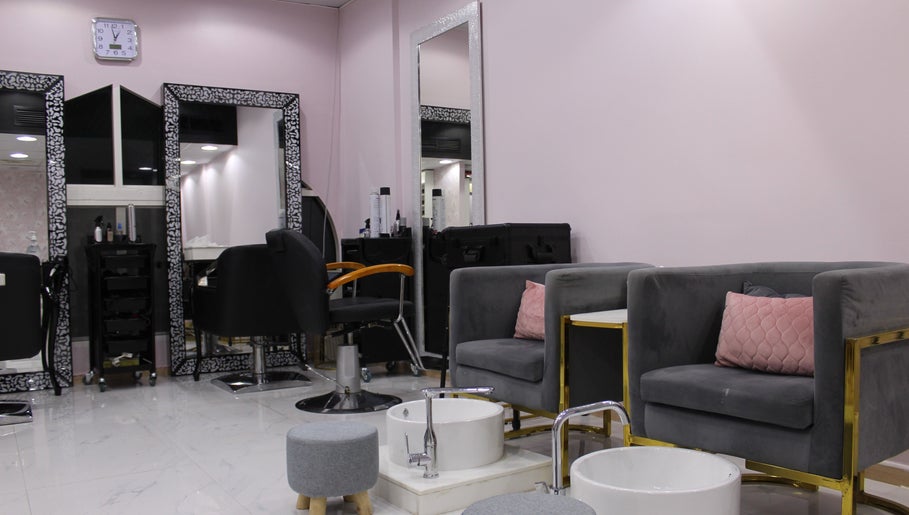 Elegance Essential Ladies Salon & Spa – kuva 1