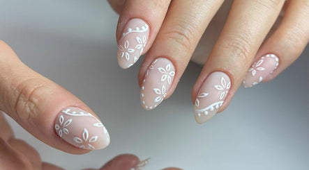 Yndaly Neimanis Nail artist