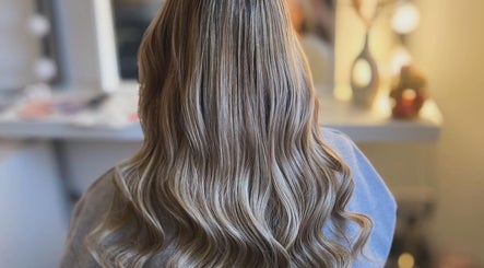 Hair Extensions By Maria image 3