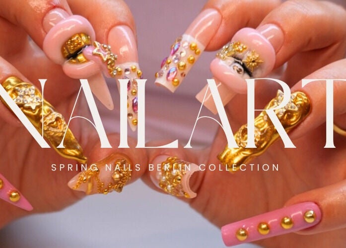 Exquisite Nagelkunst mit goldenem Design bei Spring Nails Berlin, Berlin, DE.