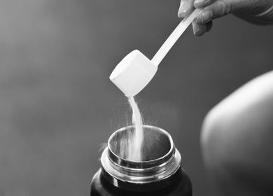 A scoop of powder being poured into a container at Nataly Evo, Cannes, Provence-alpes-côte D'azur, FR.
