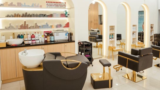 Fresh N Fab Hair Beauty Ladies Salon