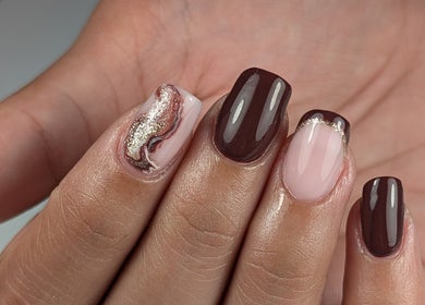 Manucure élégante chez Kélonia ongles et bien-être, Plaisance-du-Touch, Occitanie, FR.