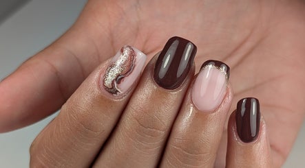 Manucure élégante chez Kélonia ongles et bien-être, Plaisance-du-Touch, Occitanie, FR.