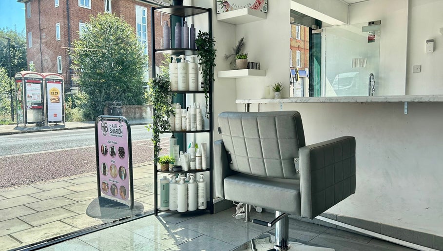 Curlbliss Hair Salon, bilde 1