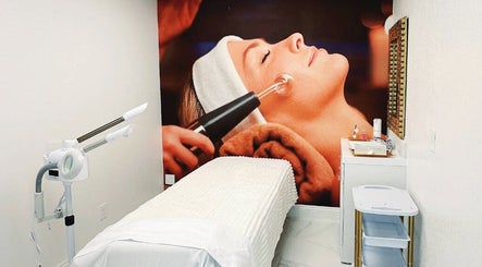 VitaGlow MD Wellness & Skin Clinic