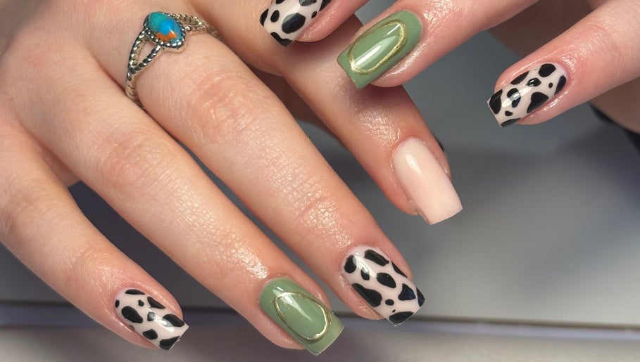 Studio 27 Nails image 1