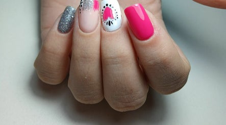 Frida Nails image 3