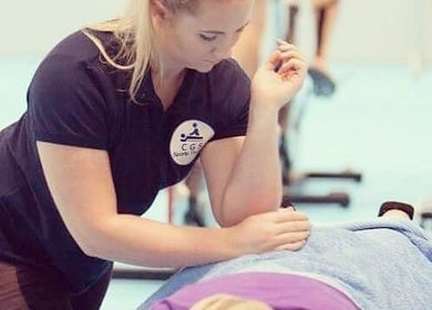 A therapist at CGS Sports Therapy in Ludlow, England, GB, providing a relaxing massage.