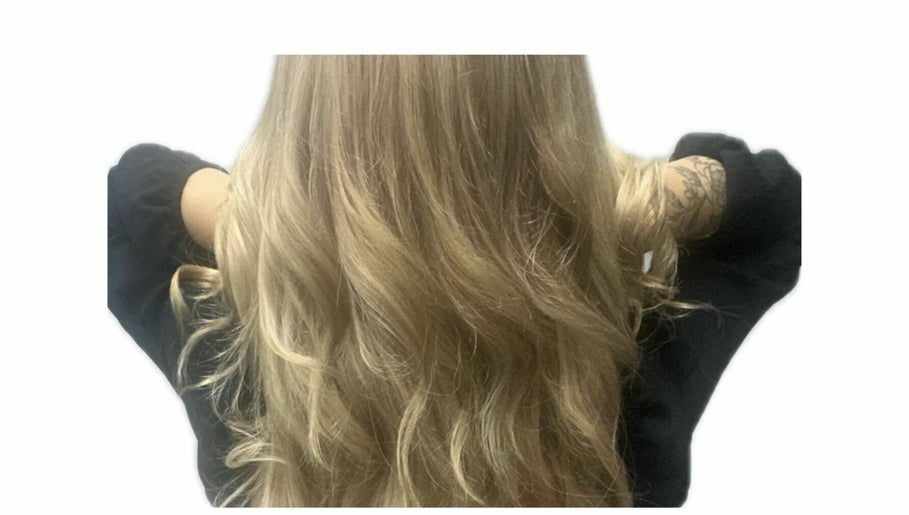 Mane Extension Co image 1