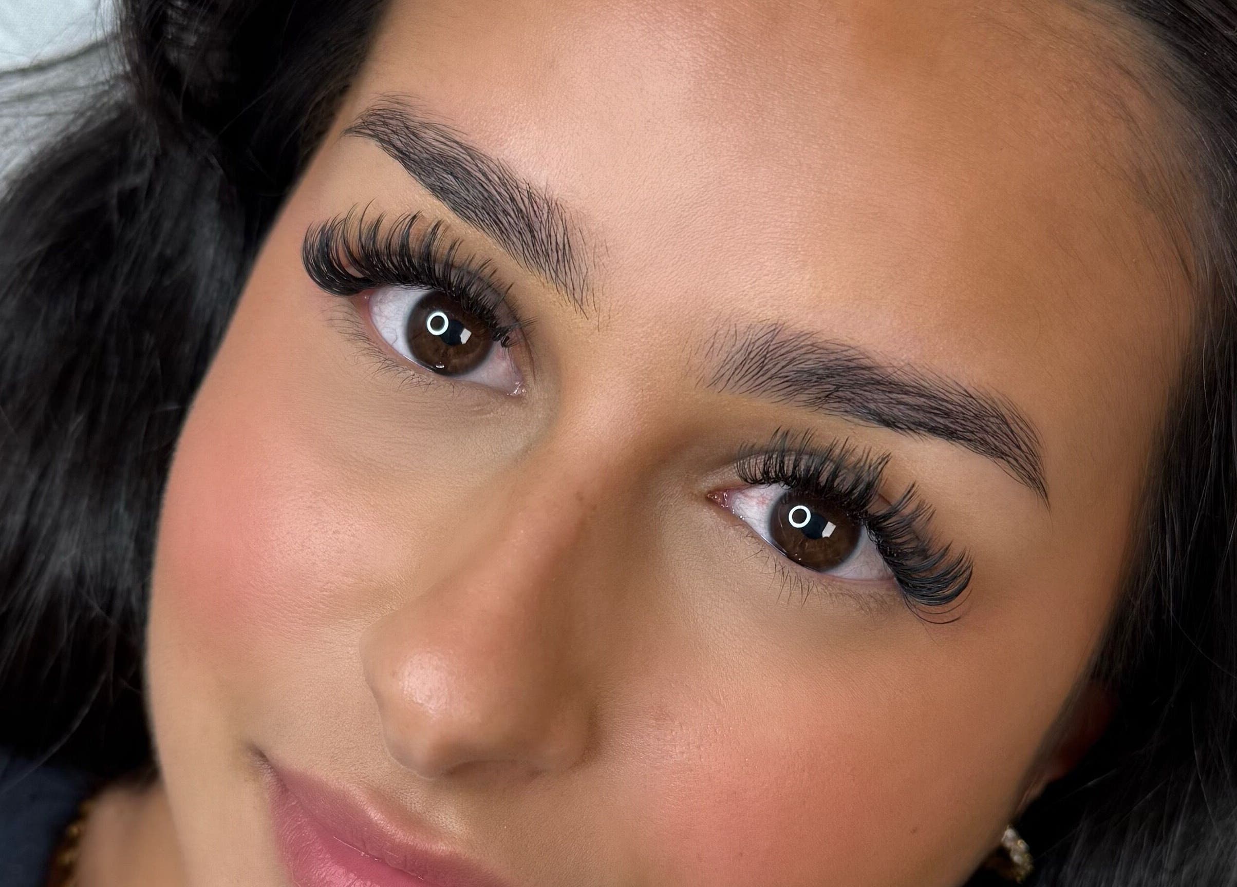 Close-up of expertly done eyelash extensions at Lashes By Alex, Laval, Québec, CA.