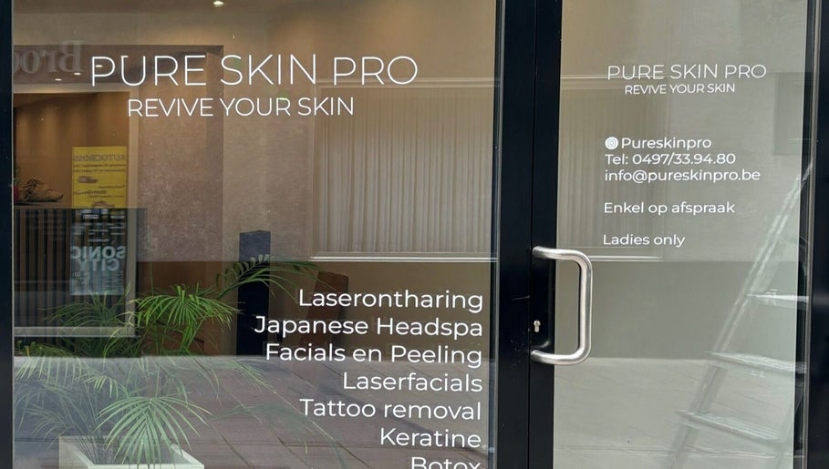 Voorgevel van Pure Skin Pro met dienstenaanbod in Kortrijk, Vlaams Gewest, BE.