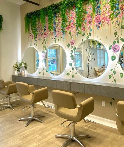 876 Hair Salon Bild 2