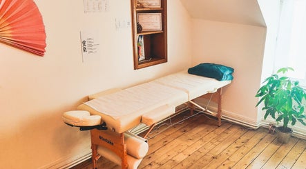 Salle de réflexologie sereine à Ophélie Caquet Réflexologie, Nérondes, Centre-val De Loire, FR.