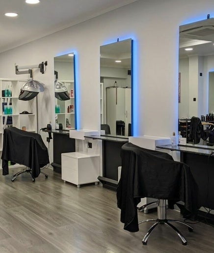 Radiant Mane Hair Salon billede 2